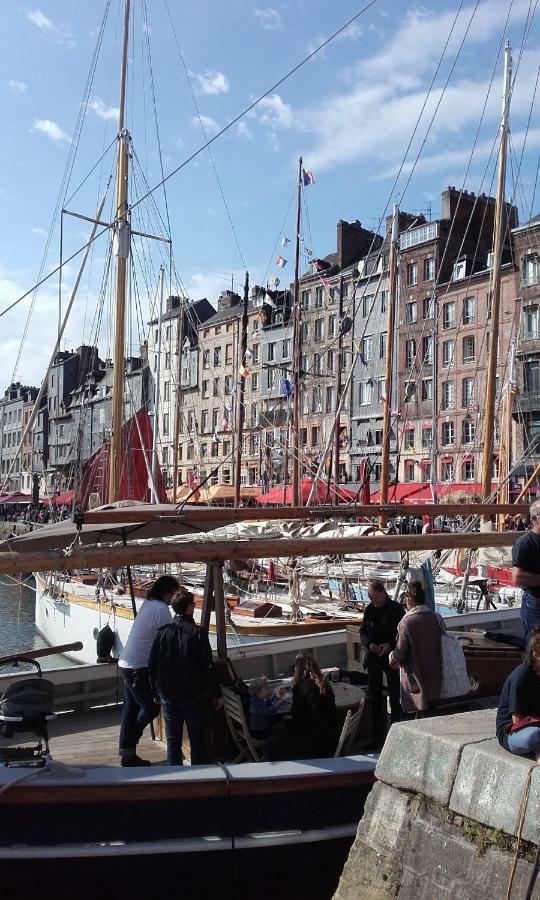 דירות La Fleur D Honfleur Avec Son Parking מראה חיצוני תמונה