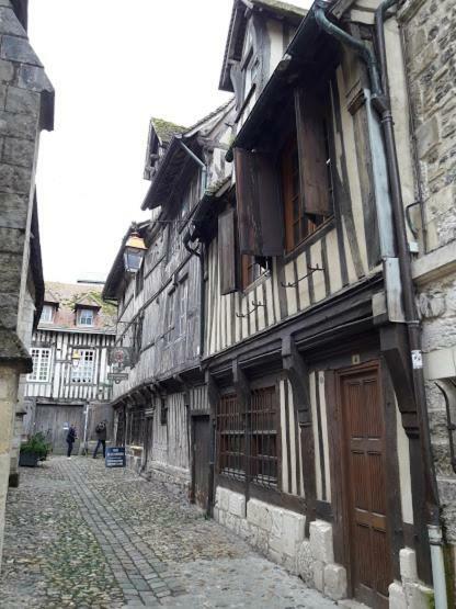דירות La Fleur D Honfleur Avec Son Parking מראה חיצוני תמונה