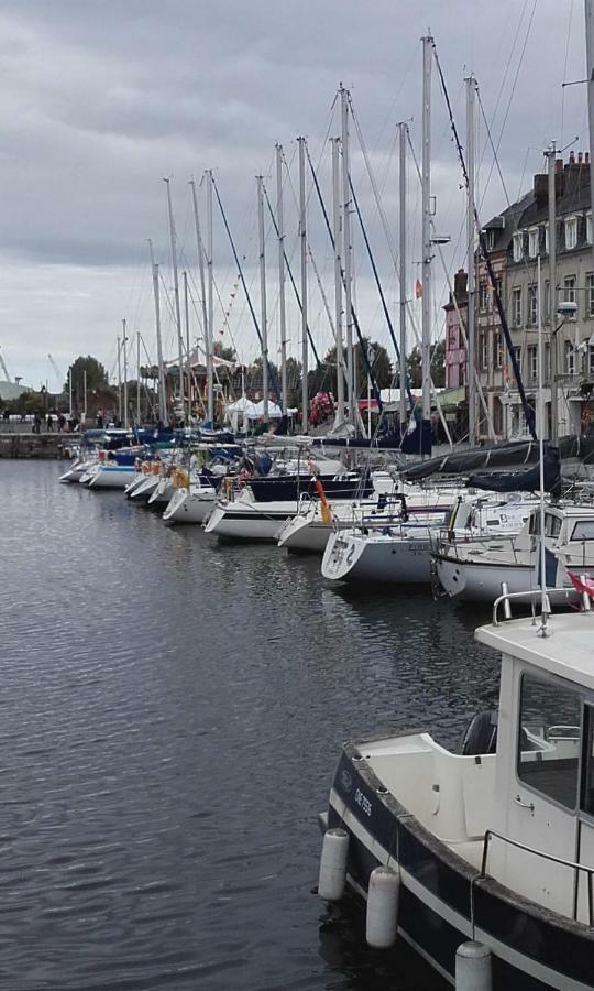 דירות La Fleur D Honfleur Avec Son Parking מראה חיצוני תמונה